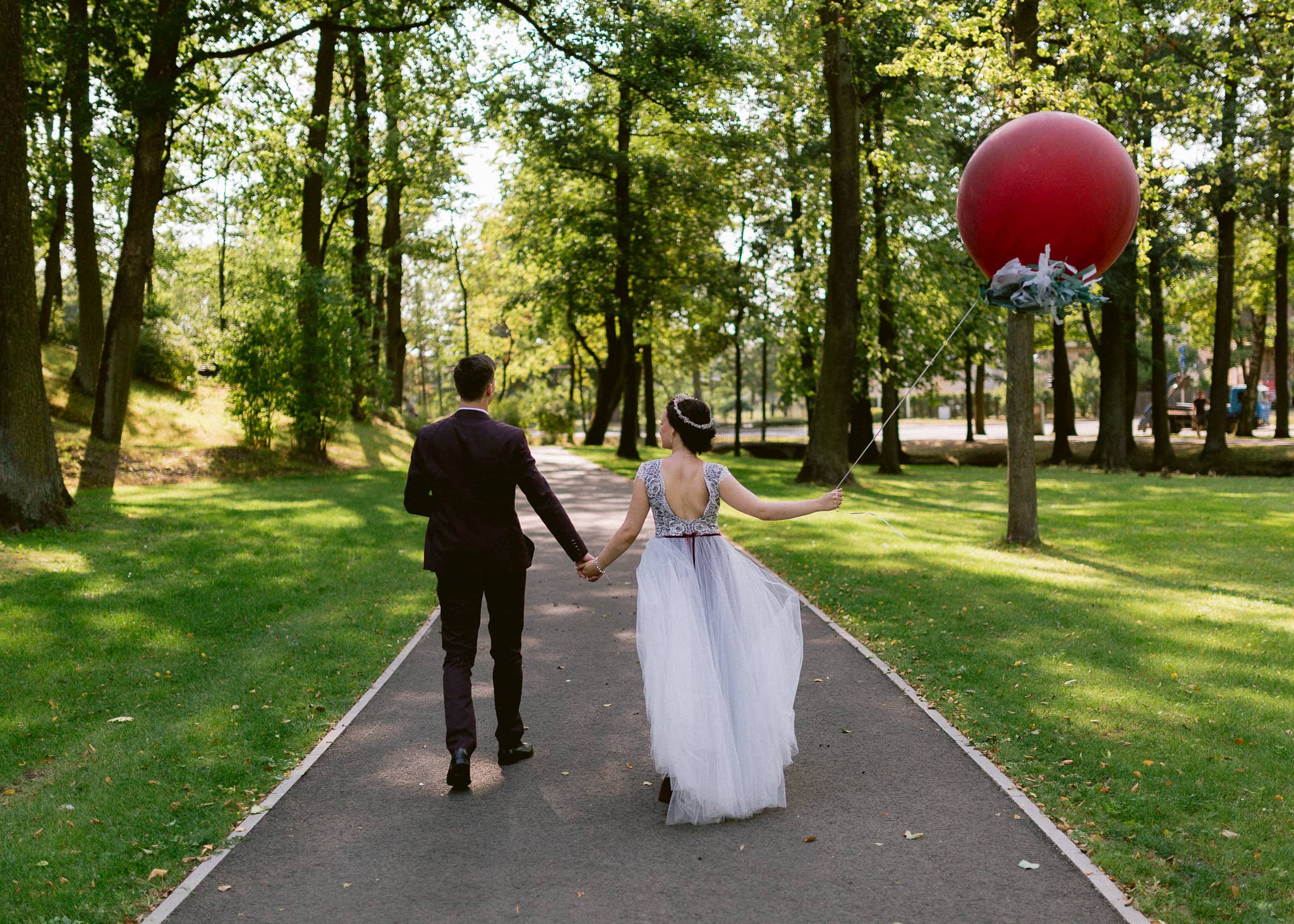 Wedding-Latex-Balloon-Dublin-Park-Photography