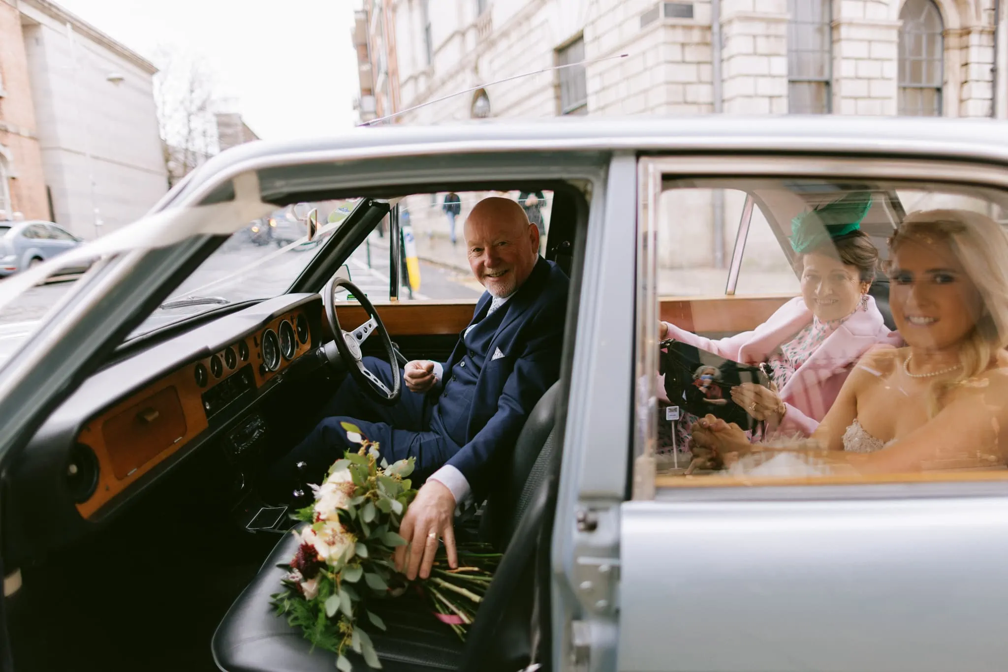 Dublin City Hall Wedding Ceremony Family Photos10